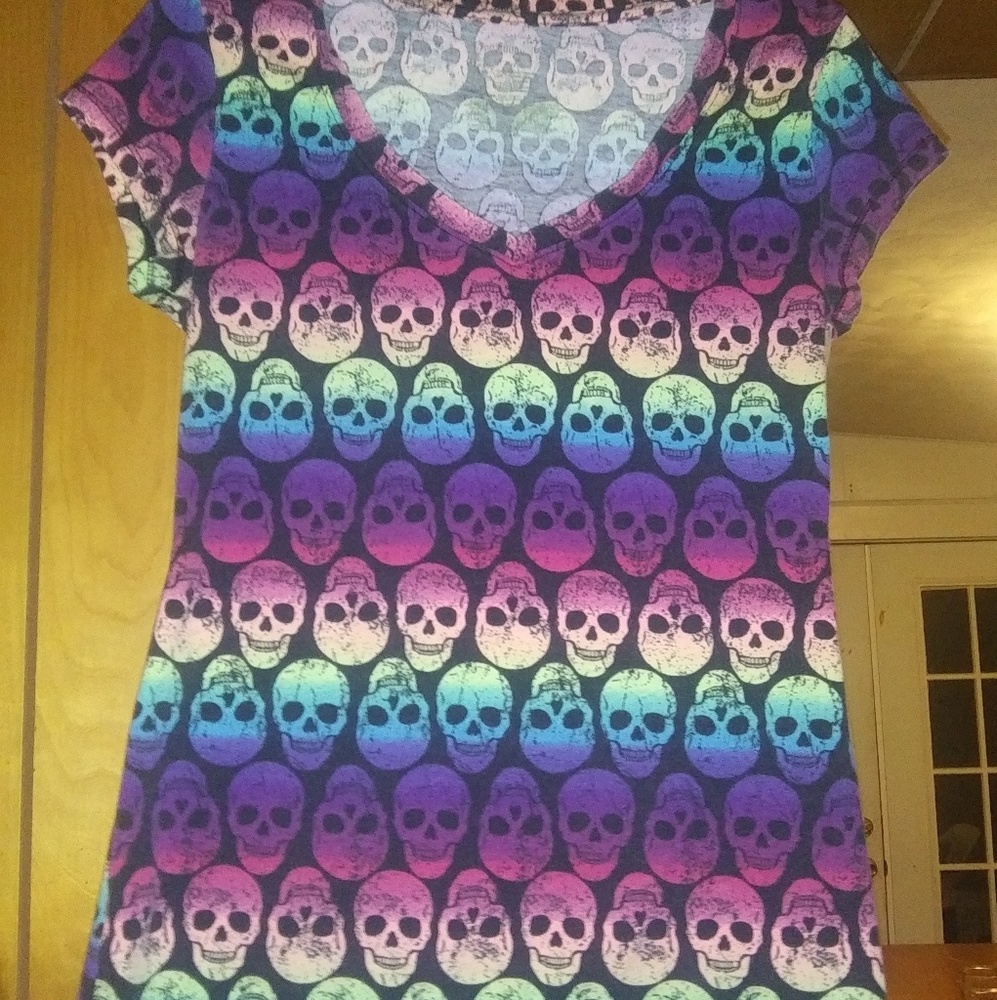 Skull tee